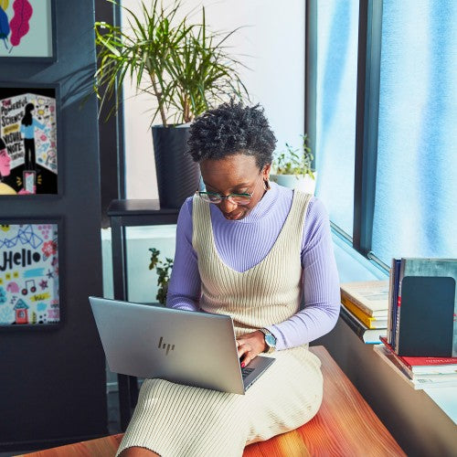 HP ZBook Firefly G11 Intel Core Ultra 7 165U Mobile workstation 14" WUXGA 16 GB DDR5-SDRAM 512 GB SSD Wi-Fi 6E (802.11ax) Windows 11 Pro Silver