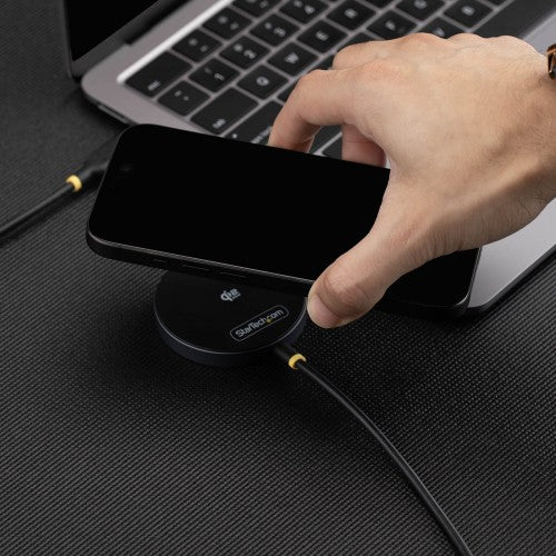StarTech.com 1PB-WIRELESS-CHARGER mobile device charger Smartphone Black USB Wireless charging Indoor
