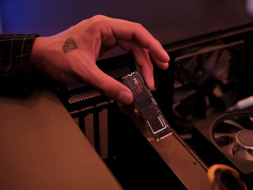 Samsung 990 PRO 1 TB M.2 PCI Express 4.0 NVMe V-NAND MLC