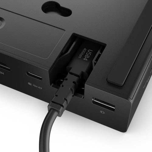 Lenovo ThinkPad USB4 Smart Dock 5500 with 135W Adapter Wired Black