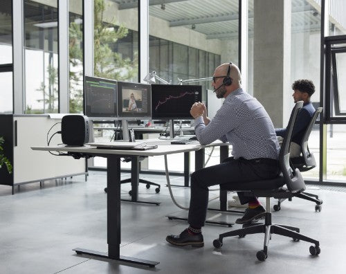 HP Elite t755 3 GHz Windows 11 IoT Enterprise 3.09 lbs (1.4 kg) Black V2546