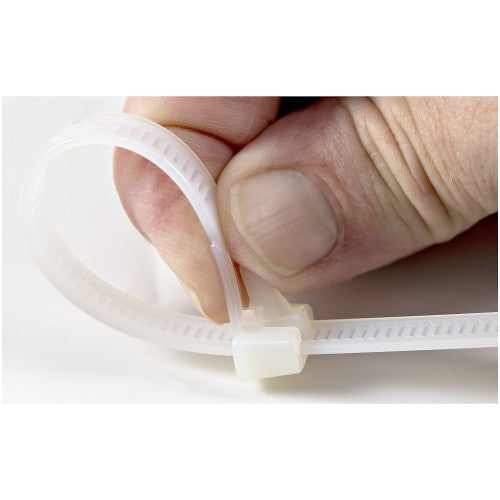 StarTech.com CBMZTRB6 cable tie Releasable cable tie Nylon, Plastic White 100 pc(s)