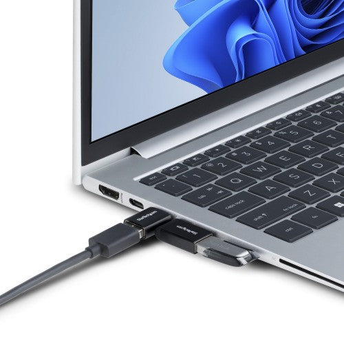 StarTech.com USB31CAADGCPRA cable gender changer USB Type-C USB Type-A Black