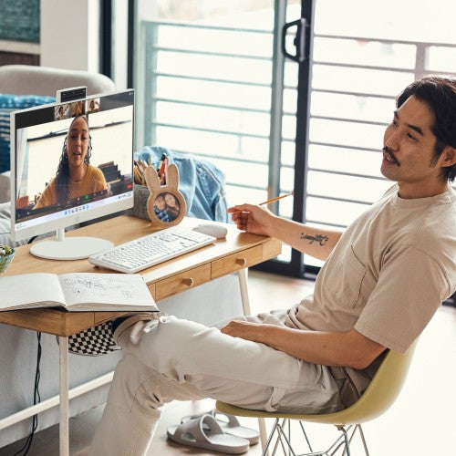 HP All-in-One 24-cr0410 PC AMD Athlon Silver 23.8" 1920 x 1080 pixels 8 GB LPDDR5-SDRAM White