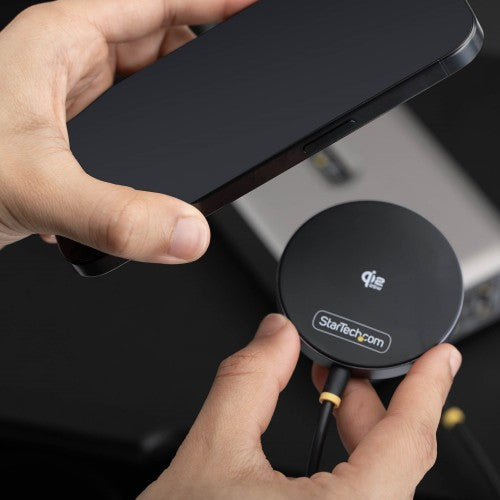 StarTech.com 1PB-WIRELESS-CHARGER mobile device charger Smartphone Black USB Wireless charging Indoor